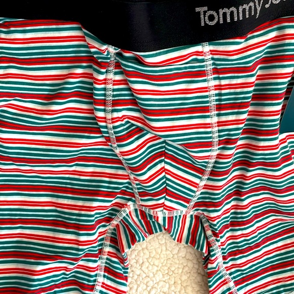 NWT Two Pair Bundle Tommy John Men’s Winter Themed Underwear Size M - Picture 2 of 4